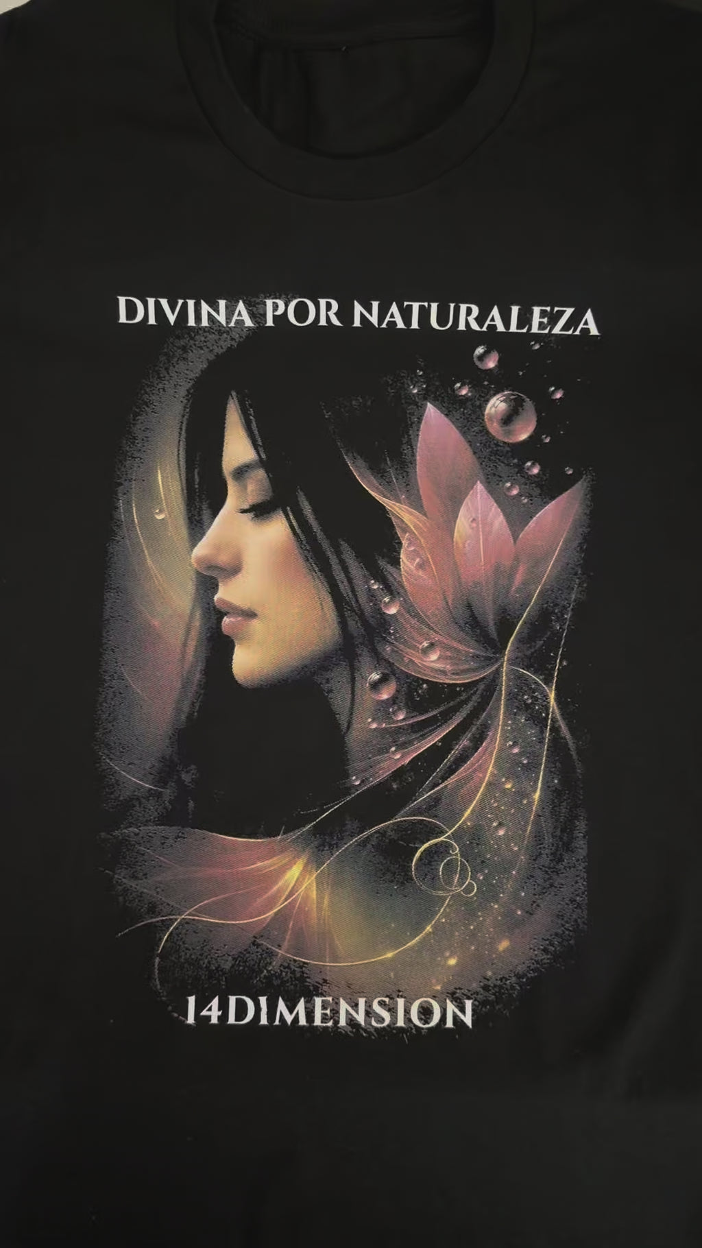 Divina por Naturaleza Tee